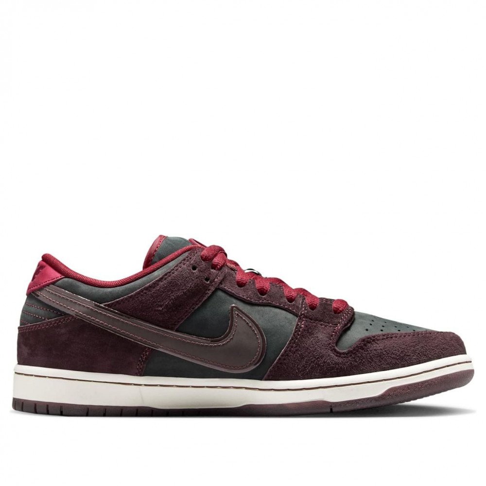 Nike x Riot Skateshop SB Dunk Low Mahogany Dark Beetroot FZ1289-200 Nike x Riot Skateshop SB Dunk Low Mahogany Dark Beetroot FZ1289-200