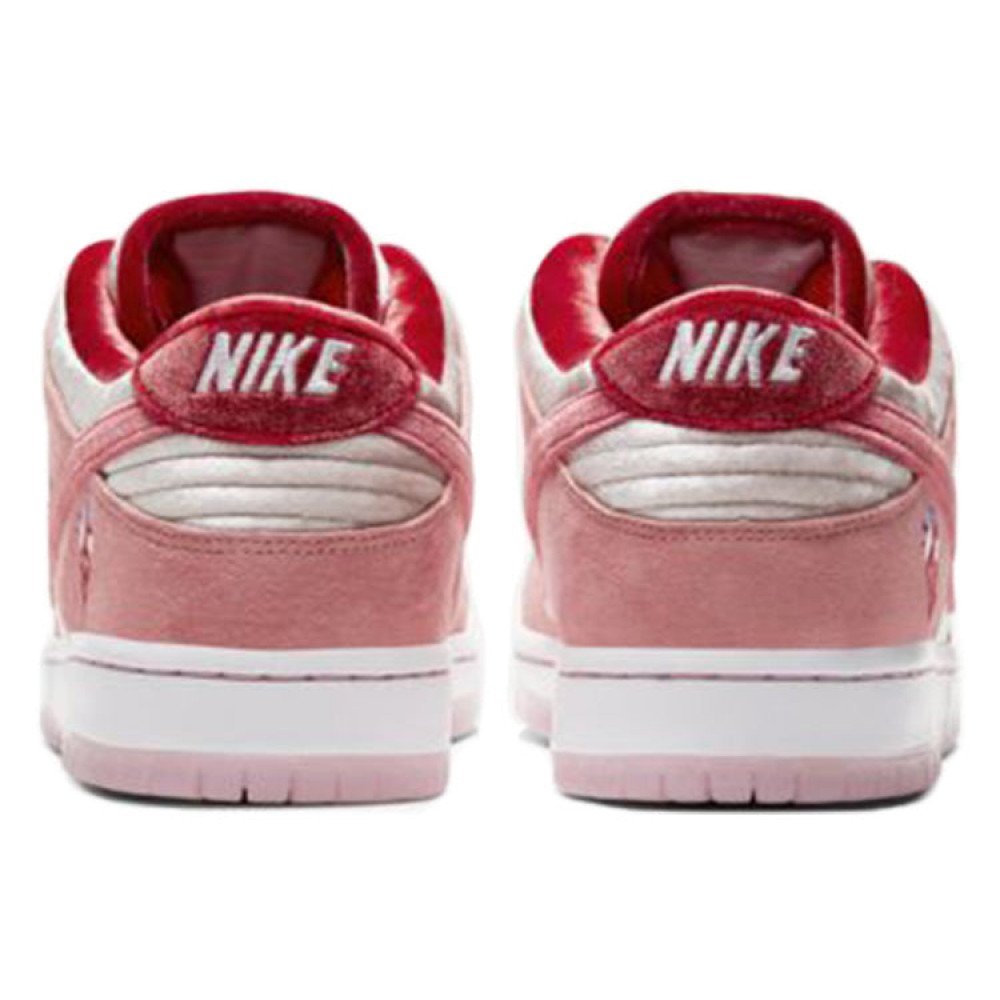 Nike x StrangeLove SB Dunk Low Valentine s Day Nike x StrangeLove SB Dunk Low Valentine s Day