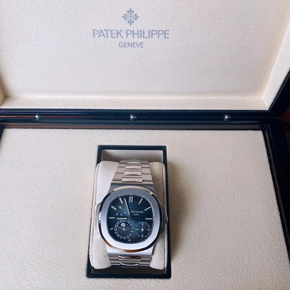 5712/1A Patek Philippe- Nautilus 5712/1A Patek Philippe- Nautilus