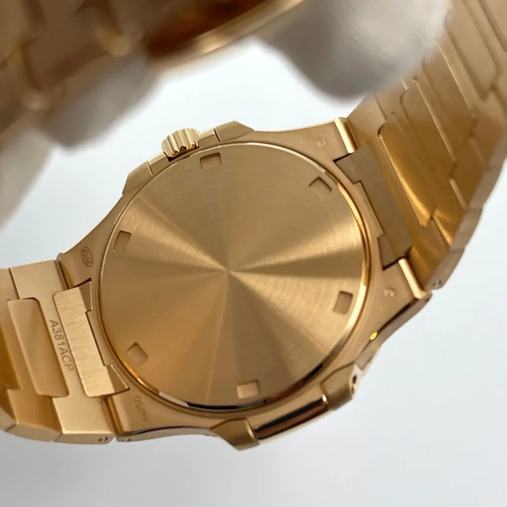 7010/1R – Patek Philippe Nautilus 7010/1R – Patek Philippe Nautilus