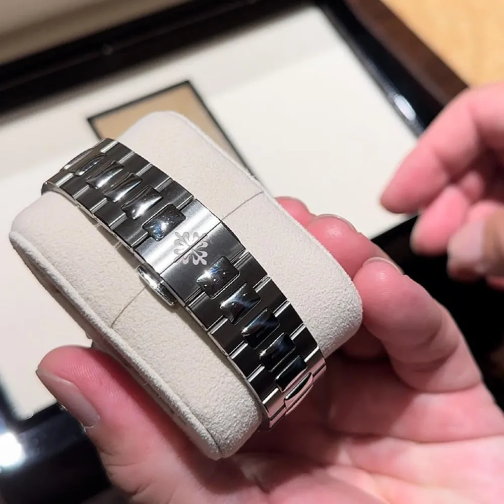 5990/1A-001 – Patek Philippe Nautilus 5990/1A-001 – Patek Philippe Nautilus