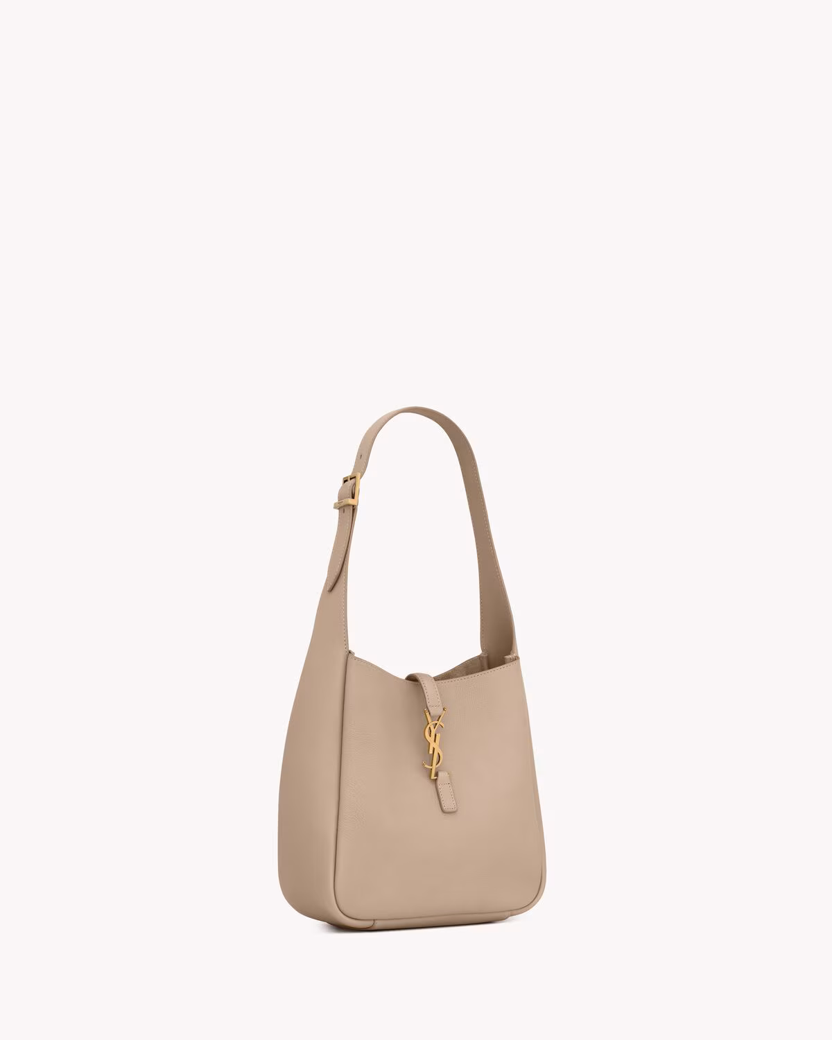 Le 5 À 7 Supple Small In Grained Leather